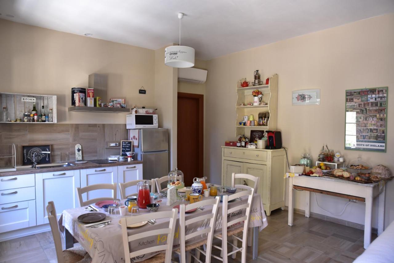 לינה וארוחת בוקר טויראנו Casa Nina מראה חיצוני תמונה